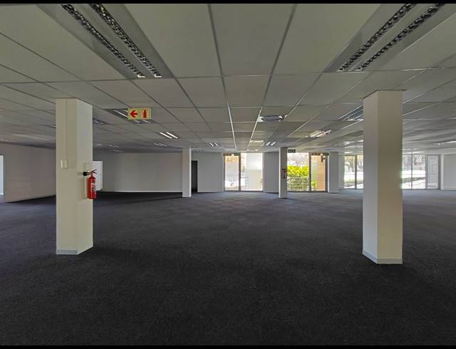 659M² OFFICE TO LET IN BRYANSTON